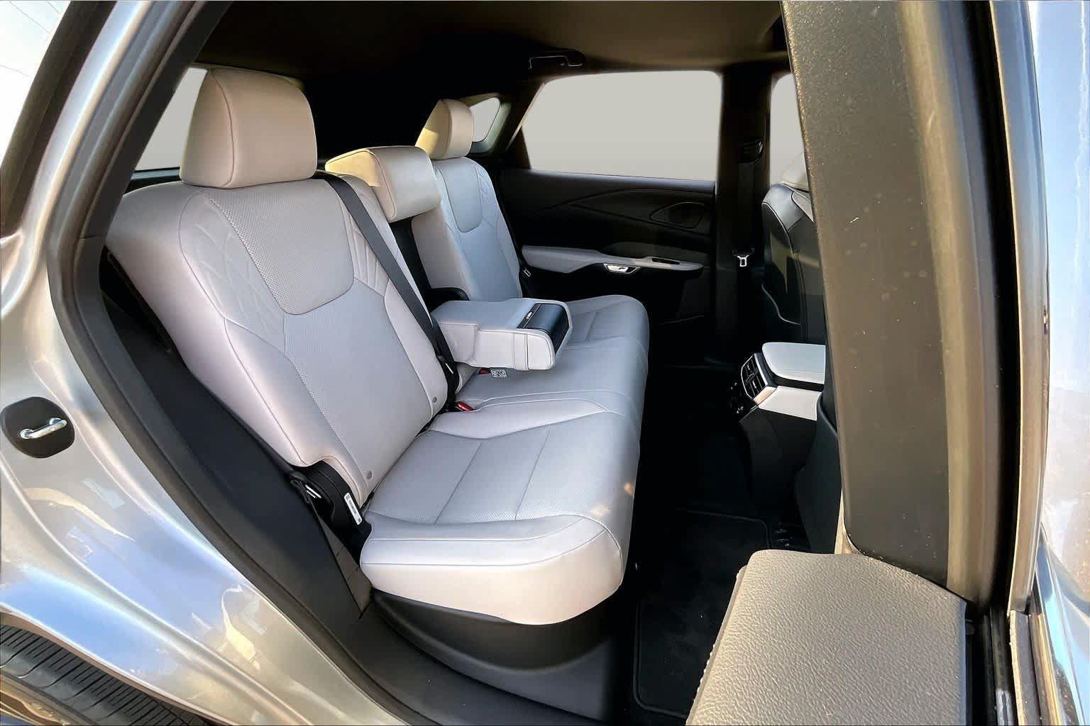 Used 2025 Lexus RX 350 Premium FWD image 36