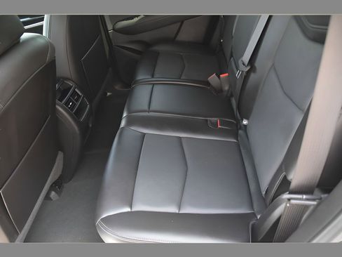 Used 2025 Cadillac XT5 Premium Luxury FWD image 16