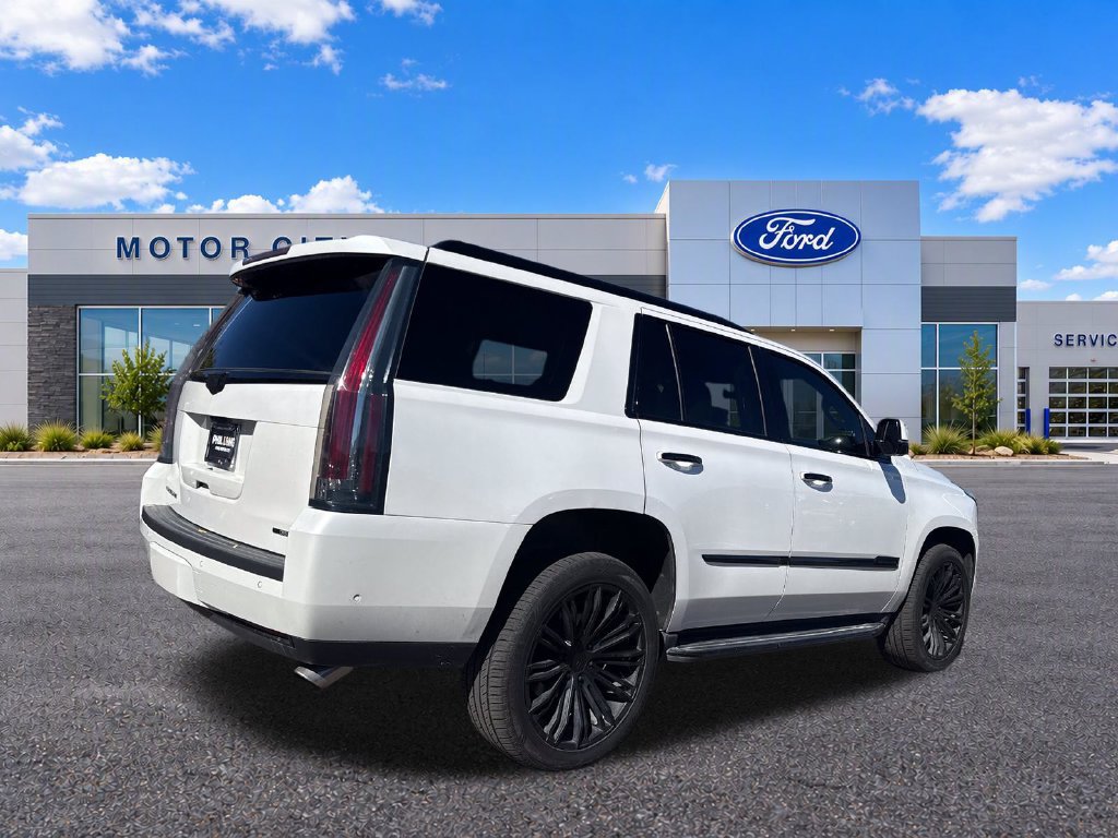 Used 2019 Cadillac Escalade Luxury RWD image 9