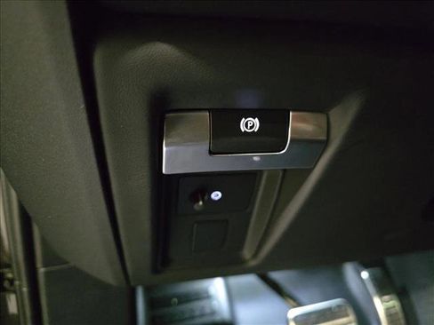New 2026 Land Rover Defender 110 OCTA AWD/4WD image 27