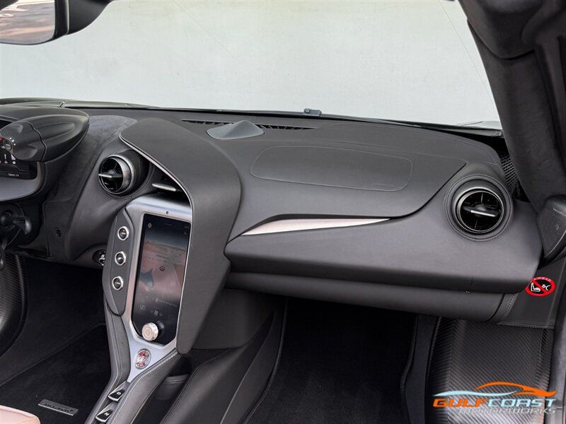Used 2024 McLaren 750S Spider RWD image 33
