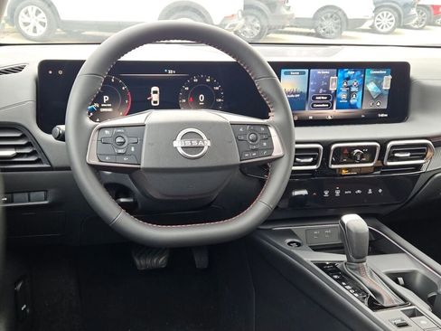 New 2026 Nissan Sentra SR w/ Floor Mat Package FWD image 16