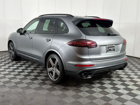 Used 2016 Porsche Cayenne Turbo AWD/4WD image 3