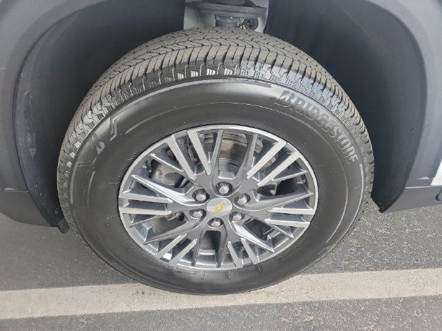 Used 2024 Chevrolet Traverse LS FWD image 31