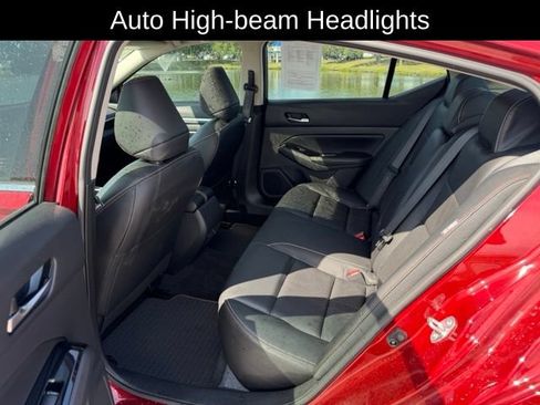 Used 2024 Nissan Altima 2.5 SR w/ SR Premium Package FWD image 9