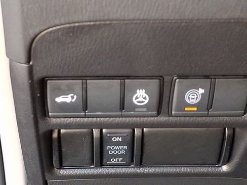 Used 2023 Nissan Armada SL image 30