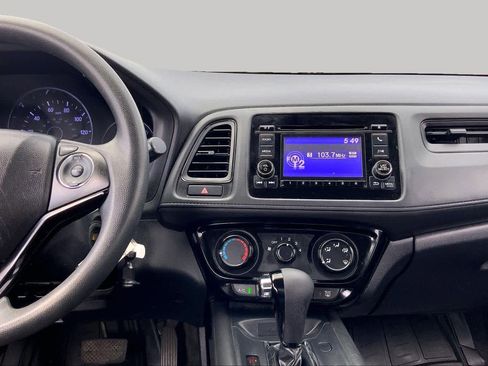 Used 2019 Honda HR-V LX image 7