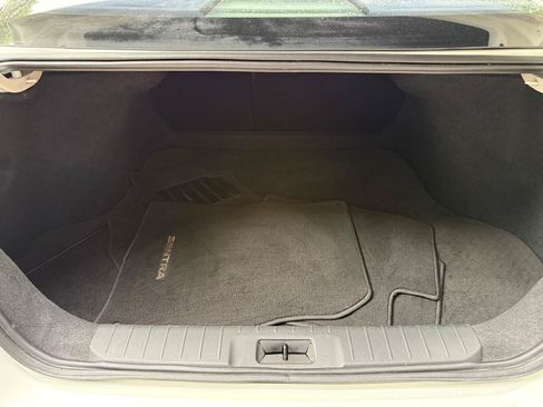 Used 2024 Nissan Sentra SV FWD image 23