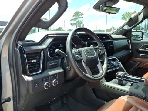 Used 2024 GMC Sierra 1500 Denali Ultimate AWD/4WD image 8