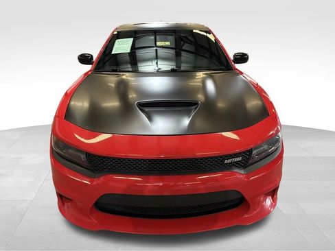 Used 2018 Dodge Charger R/T image 9