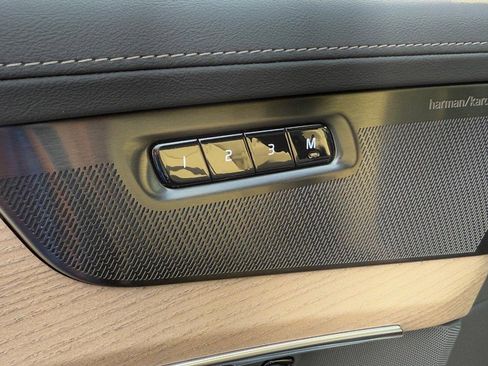 New 2026 Volvo XC90 B6 Plus w/ Protection Package Premier image 10