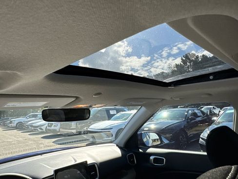 New 2026 Hyundai Venue SEL image 14