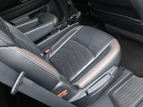 Used 2023 Nissan Pathfinder Platinum image 31