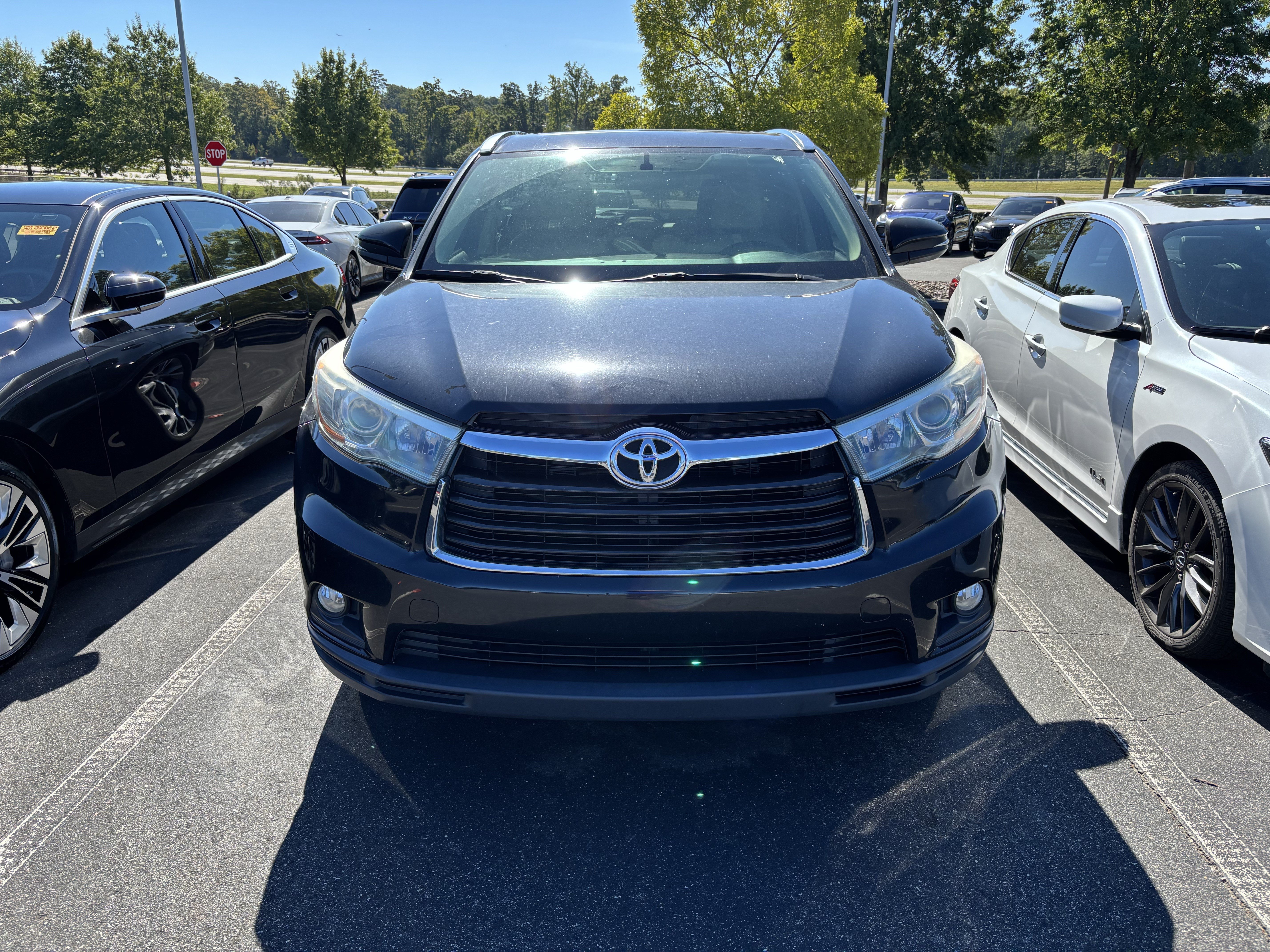 Used 2015 Toyota Highlander XLE FWD image 3