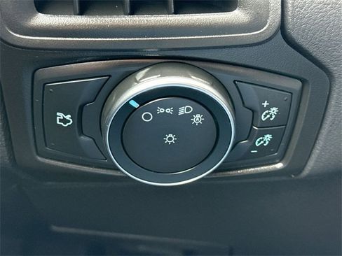 Used 2015 Ford Focus SE image 31