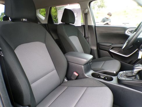 Used 2024 Kia Soul LX w/ Option Group 015 FWD image 12