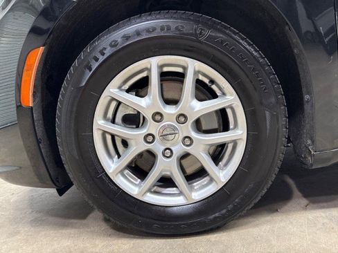 Used 2022 Chrysler Pacifica Touring-L image 40