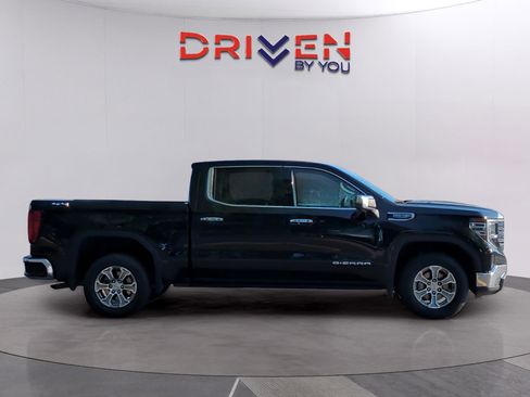 Used 2024 GMC Sierra 1500 SLT AWD/4WD image 6