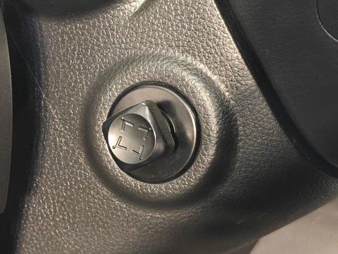 Used 2021 Nissan Armada SV image 11