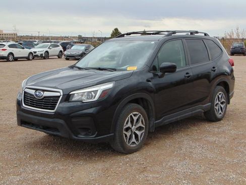 Used 2019 Subaru Forester Premium w/ All-Weather Package image 8