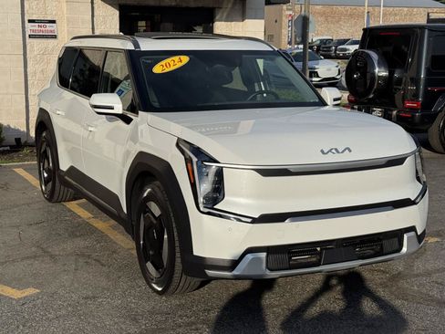 Used 2024 Kia EV9 Wind AWD/4WD image 13