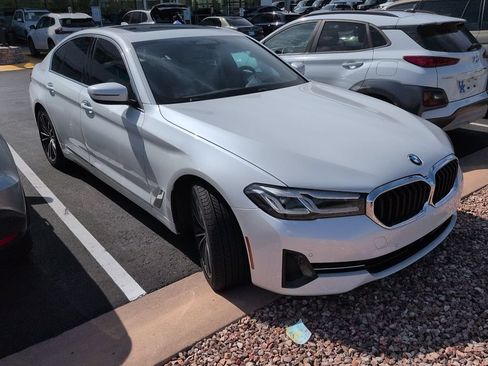 Used 2023 BMW 530i w/ Premium Package RWD image 3