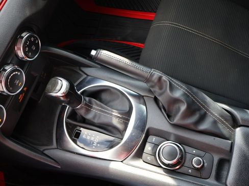 Used 2018 FIAT 124 Spider Classica w/ Technology & Siriusxm Group RWD image 28