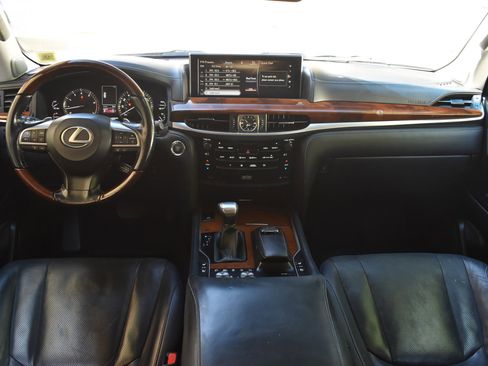 Used 2018 Lexus LX 570 4WD w/ Luxury Package image 30