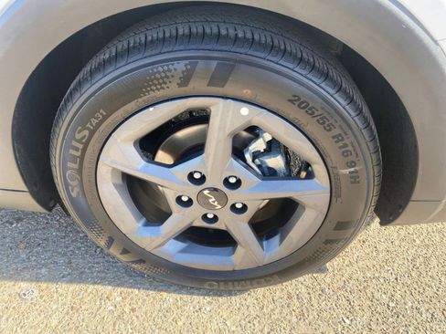 Used 2025 Kia K4 LXS image 31