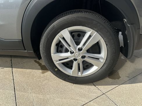 Used 2025 Nissan Kicks Play S image 34