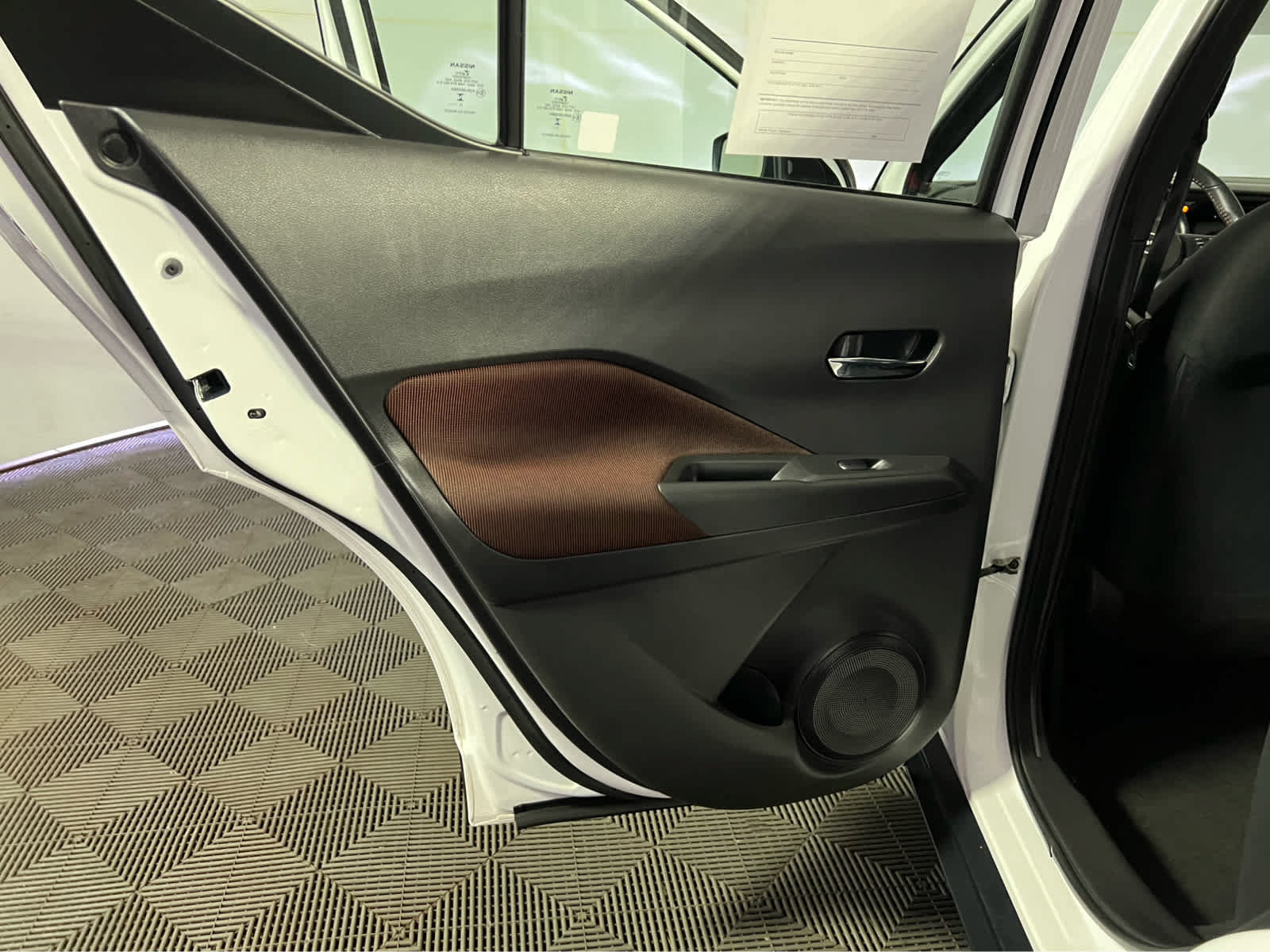 Certified 2024 Nissan Kicks SR FWD image 23