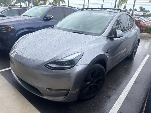 Used 2025 Tesla Model Y Long Range AWD/4WD image 1