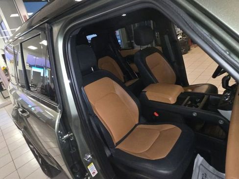 Used 2023 Land Rover Defender 110 X-Dynamic SE AWD/4WD image 25