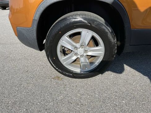 Used 2017 Chevrolet Trax LT w/ LT Convenience Package image 20