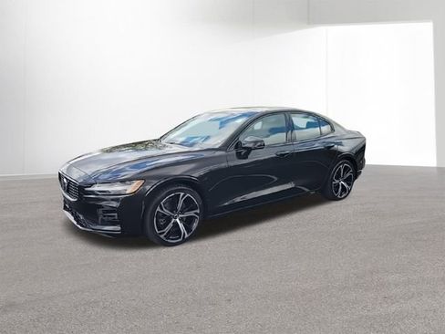 Used 2024 Volvo S60 B5 Plus AWD/4WD image 4
