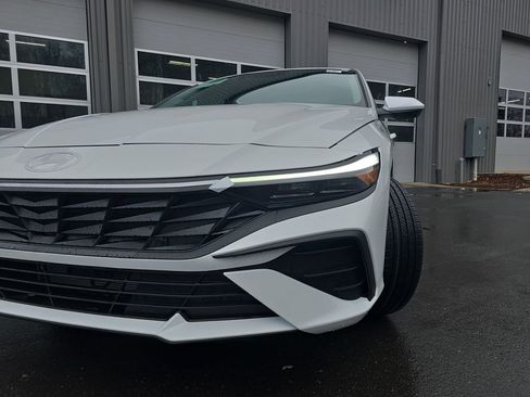 New 2026 Hyundai Elantra Blue image 32