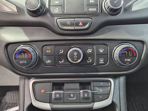 Used 2023 GMC Terrain SLT w/ LPO, Floor Liner Package FWD image 29