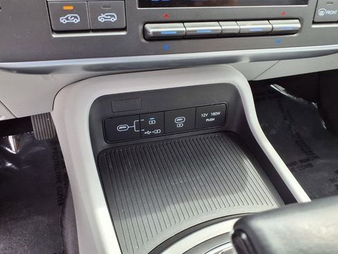 Certified 2025 Hyundai Kona SEL FWD image 24