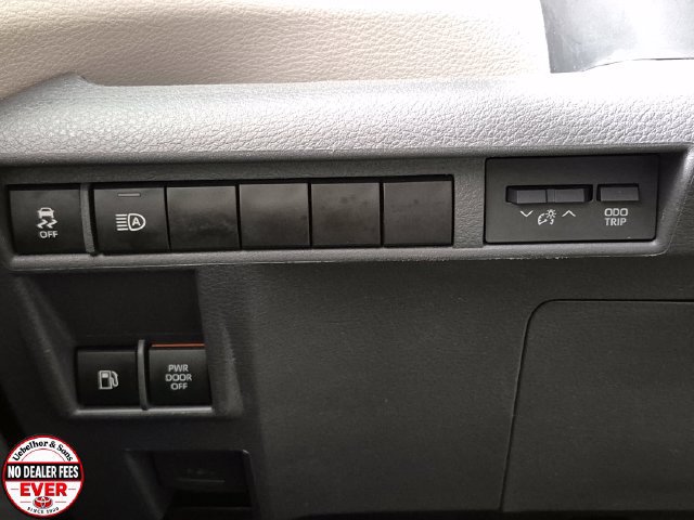Certified 2023 Toyota Sienna LE FWD image 18