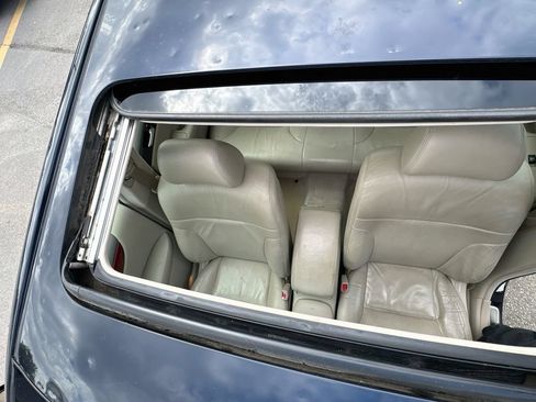 Used 2003 Lexus ES 330 w/ Premium Pkg FWD image 23
