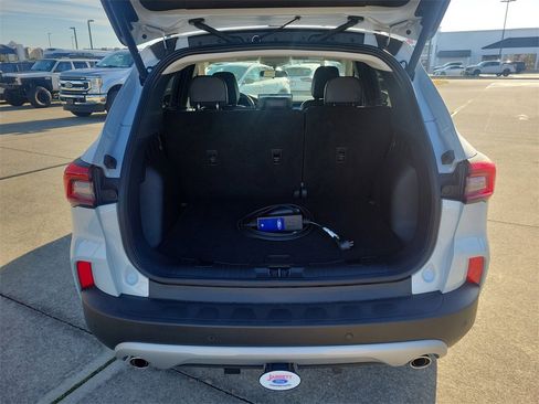 Used 2025 Ford Escape Base w/ Class II Trailer Tow Package image 9