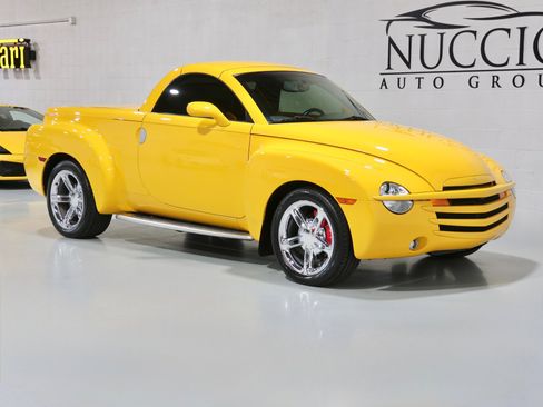 Used 2005 Chevrolet SSR w/ Preferred Equipment Group image 43