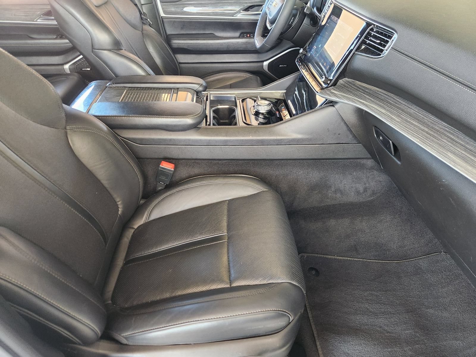 Used 2022 Jeep Wagoneer Series II w/ Premium Group I AWD/4WD image 14