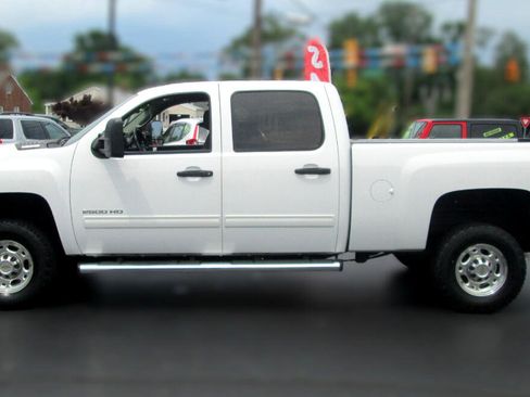 Used 2010 Chevrolet Silverado 2500 LT image 1