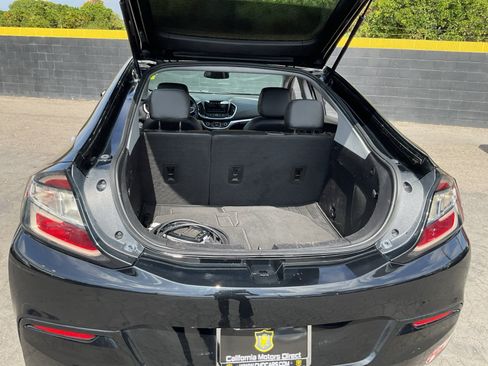 Used 2017 Chevrolet Volt LT w/ Comfort Package FWD image 25