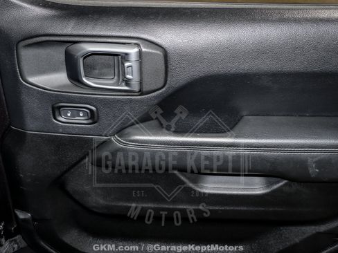 Used 2018 Jeep Wrangler Unlimited Sahara AWD/4WD image 82