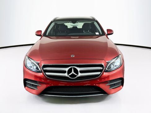 Used 2018 Mercedes-Benz E 400 4MATIC Wagon w/ Premium 1 Package image 2