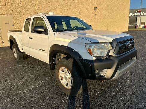 Used 2014 Toyota Tacoma 4x4 Access Cab V6 image 7