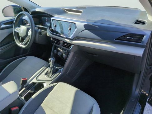Used 2023 Volkswagen Taos SE w/ Panoramic Sunroof Package FWD image 11