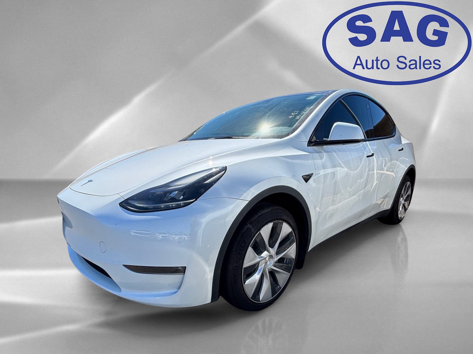 Used 2023 Tesla Model Y Long Range AWD/4WD image 5